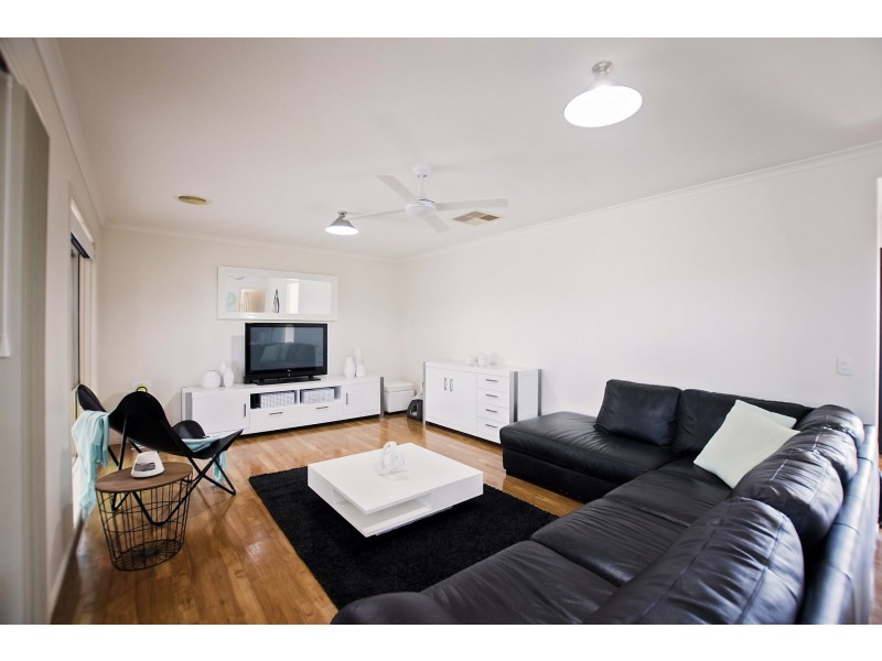 35 Woodlands Circuit, Echuca VIC 3564