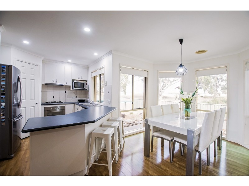 35 Woodlands Circuit, Echuca VIC 3564
