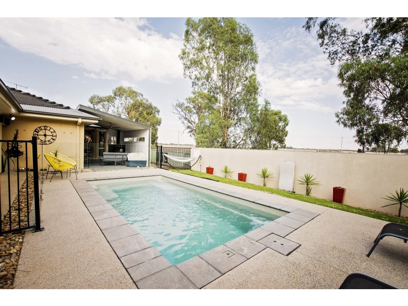 35 Woodlands Circuit, Echuca VIC 3564