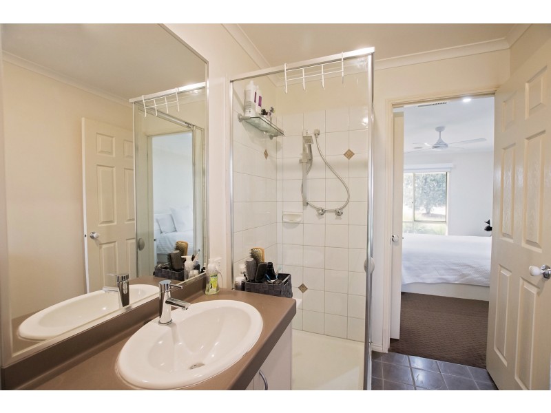 35 Woodlands Circuit, Echuca VIC 3564