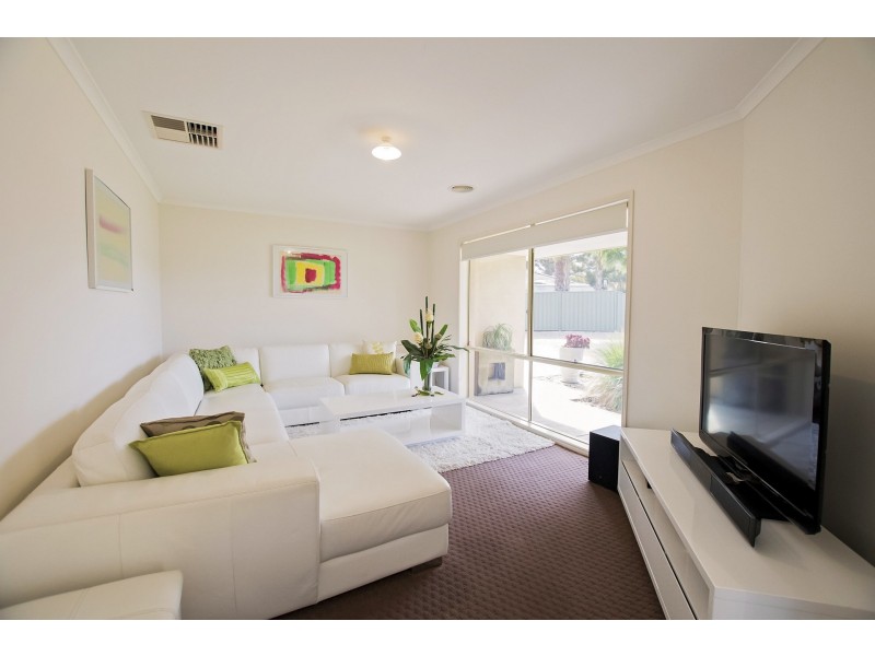 35 Woodlands Circuit, Echuca VIC 3564