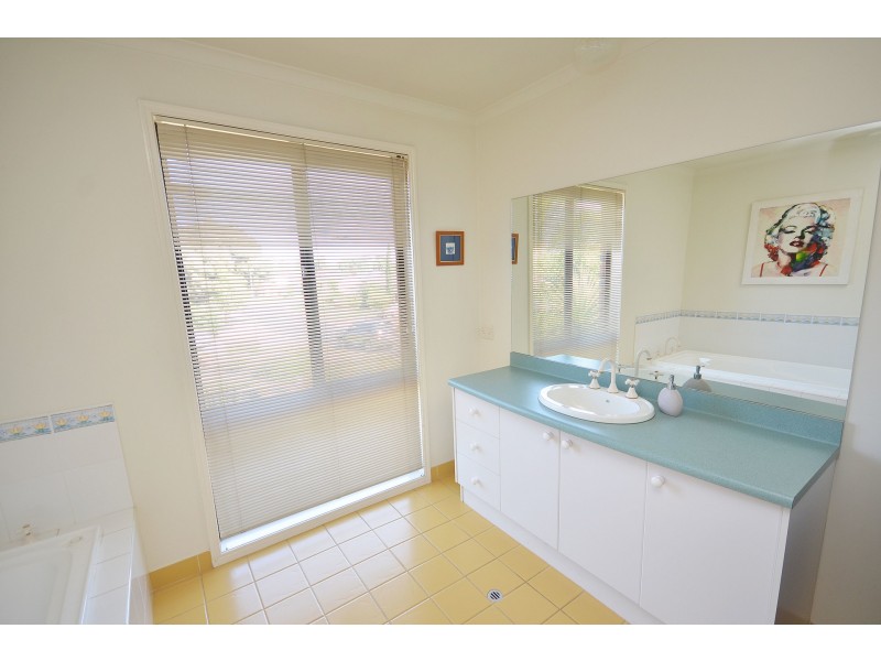 5 Kirkwall Court, Moama NSW 2731