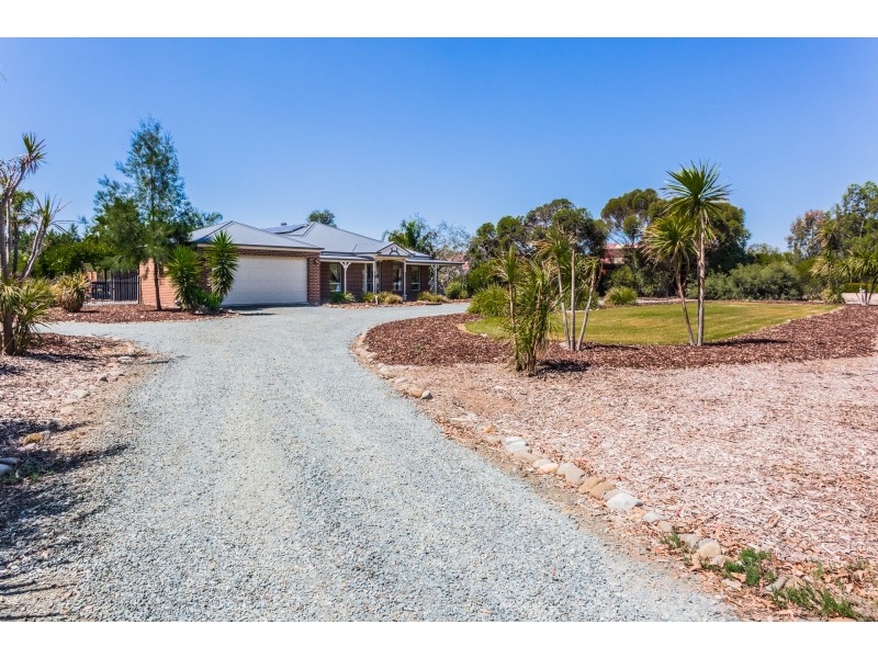 36 Chelsworth Drive, Echuca VIC 3564