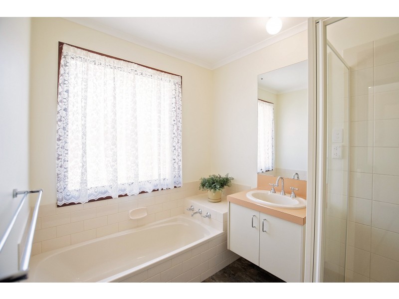 10 Emma Court, Echuca VIC 3564