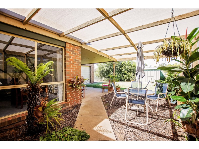 2 John Close, Echuca VIC 3564