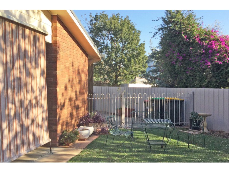 Unit 4/5 Mathoura Street, Mathoura NSW 2710