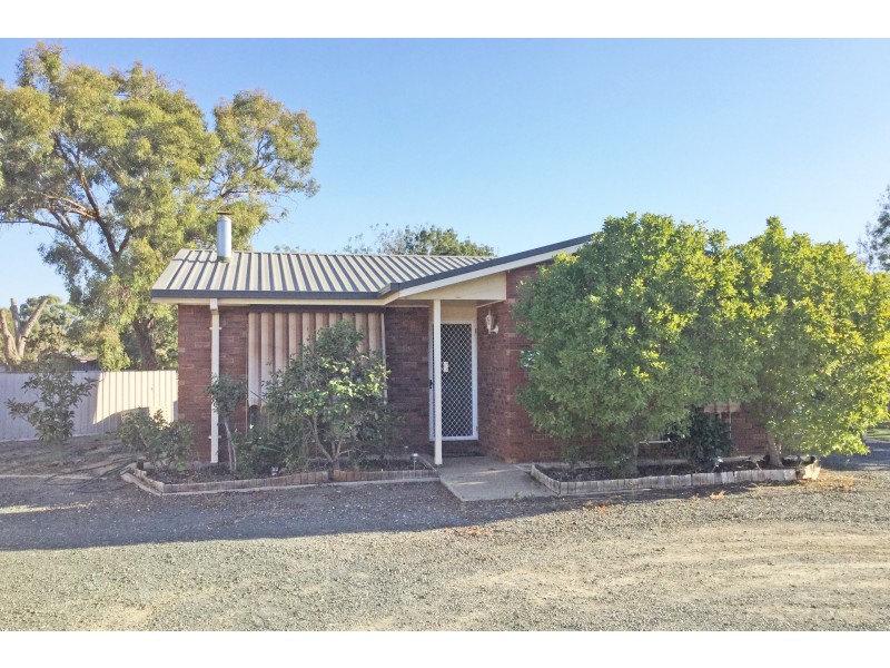 Unit 4/5 Mathoura Street, Mathoura NSW 2710