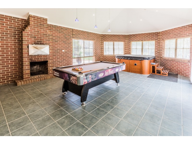 16 Murray Bank Drive, Echuca VIC 3564