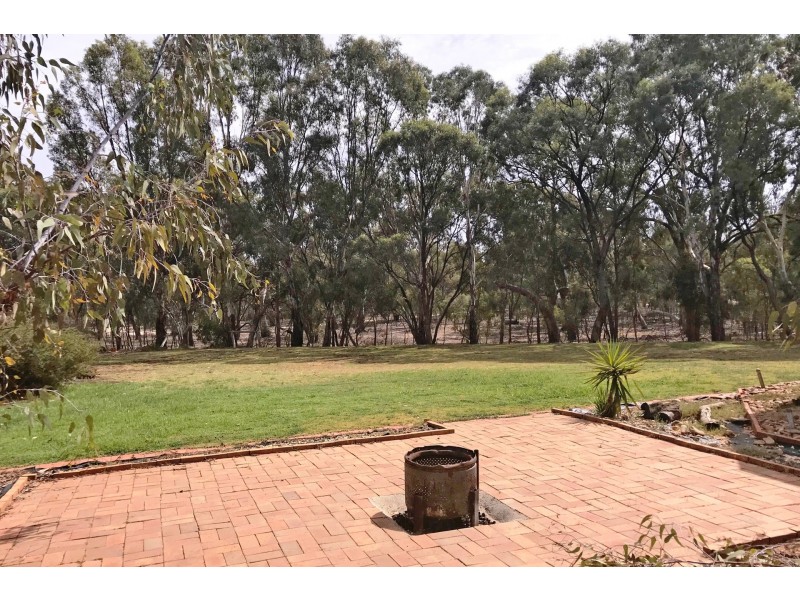 16 Murray Bank Drive, Echuca VIC 3564