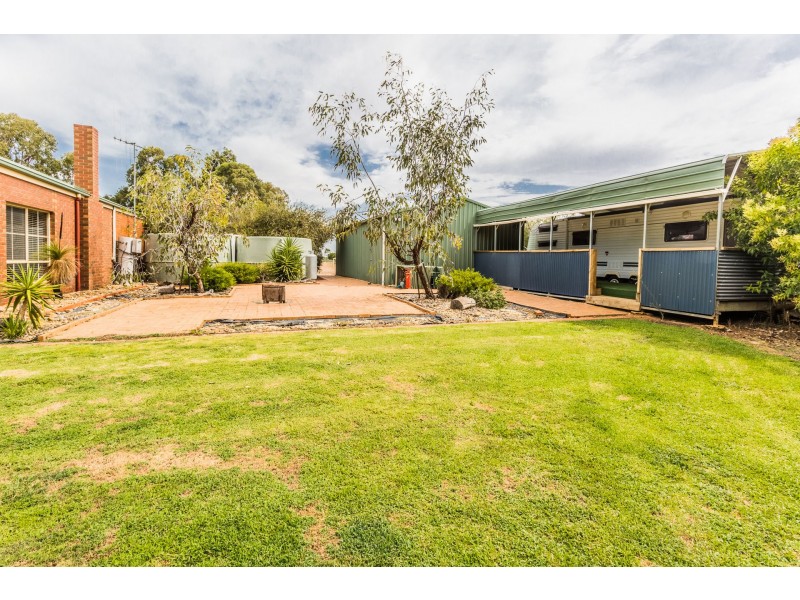 16 Murray Bank Drive, Echuca VIC 3564