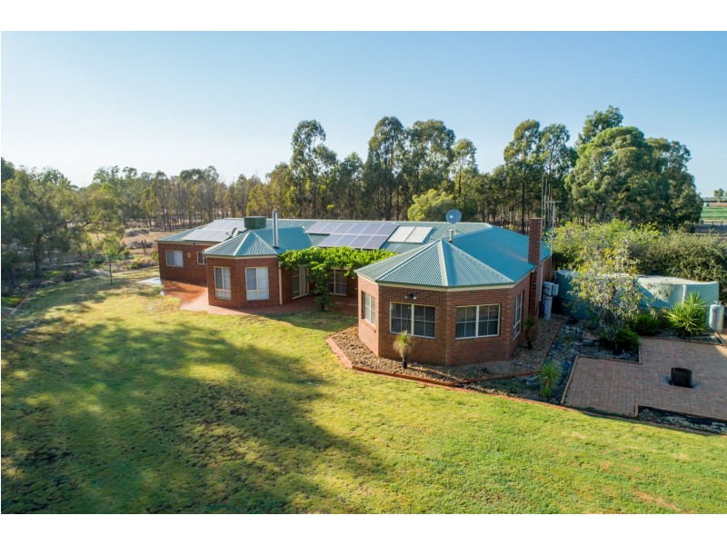 16 Murray Bank Drive, Echuca VIC 3564