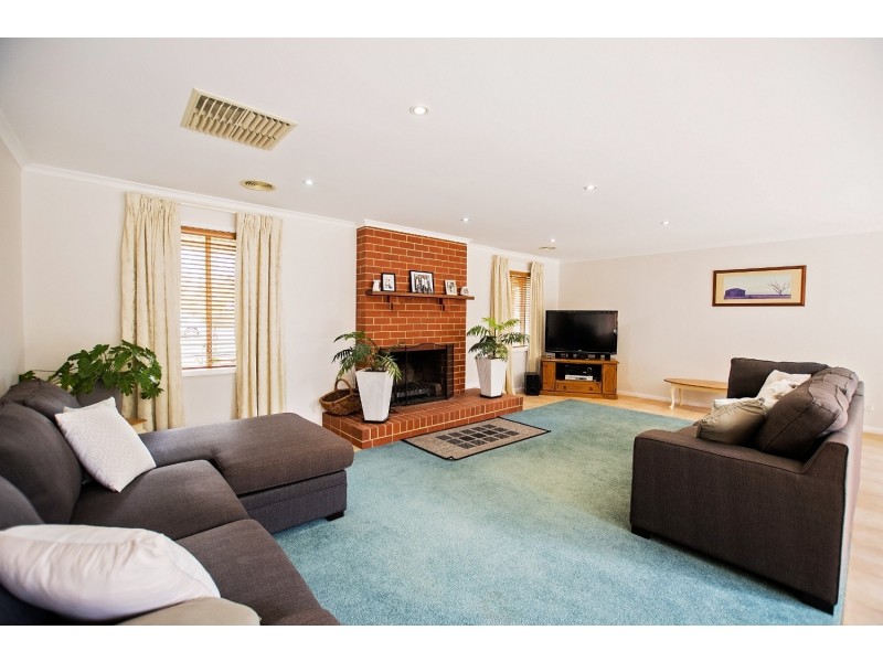 15 Charters Drive, Moama NSW 2731