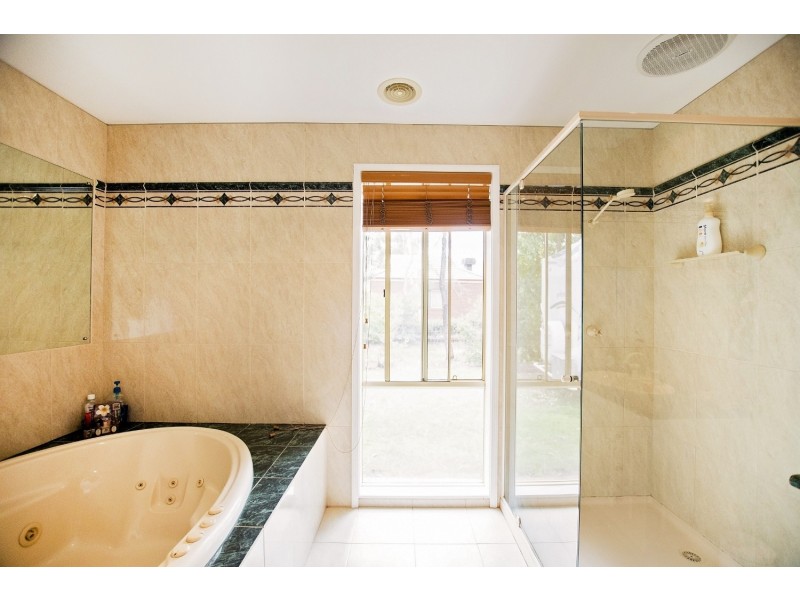 15 Charters Drive, Moama NSW 2731