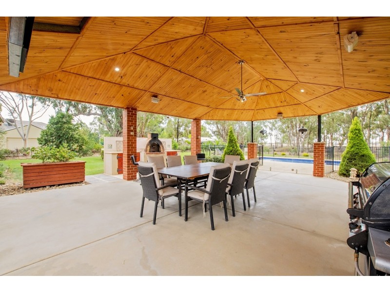 15 Charters Drive, Moama NSW 2731