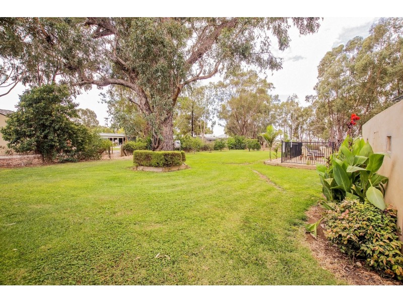 15 Charters Drive, Moama NSW 2731