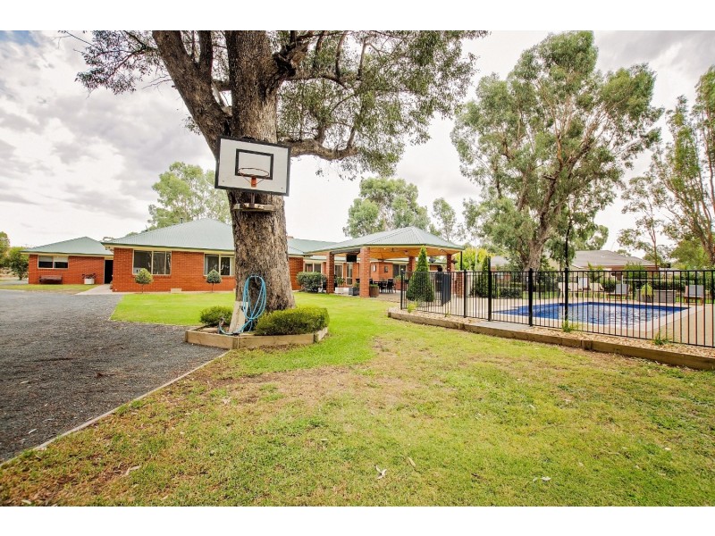 15 Charters Drive, Moama NSW 2731