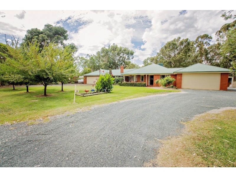 15 Charters Drive, Moama NSW 2731
