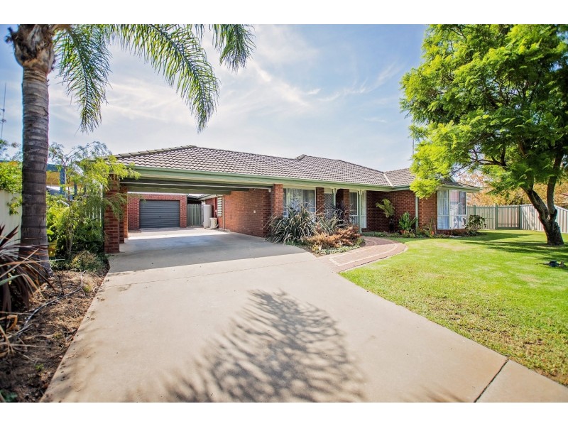 12 McLaren Drive, Moama NSW 2731