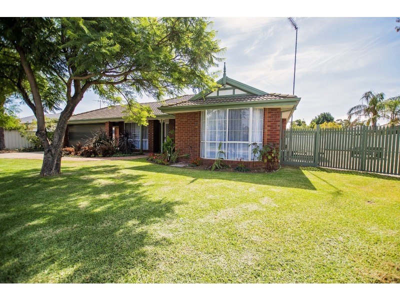 12 McLaren Drive, Moama NSW 2731