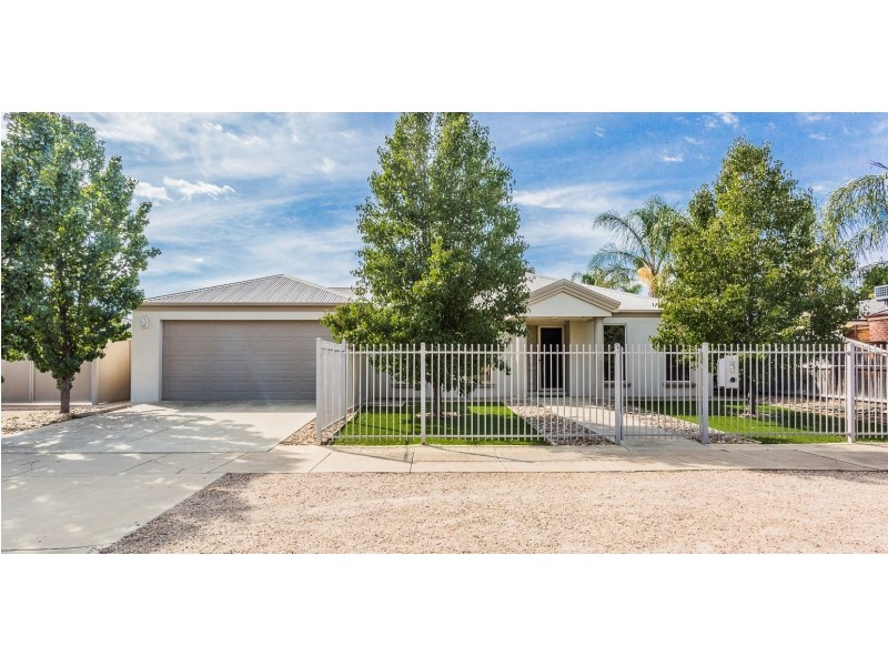 52 Shackell Street, Echuca VIC 3564