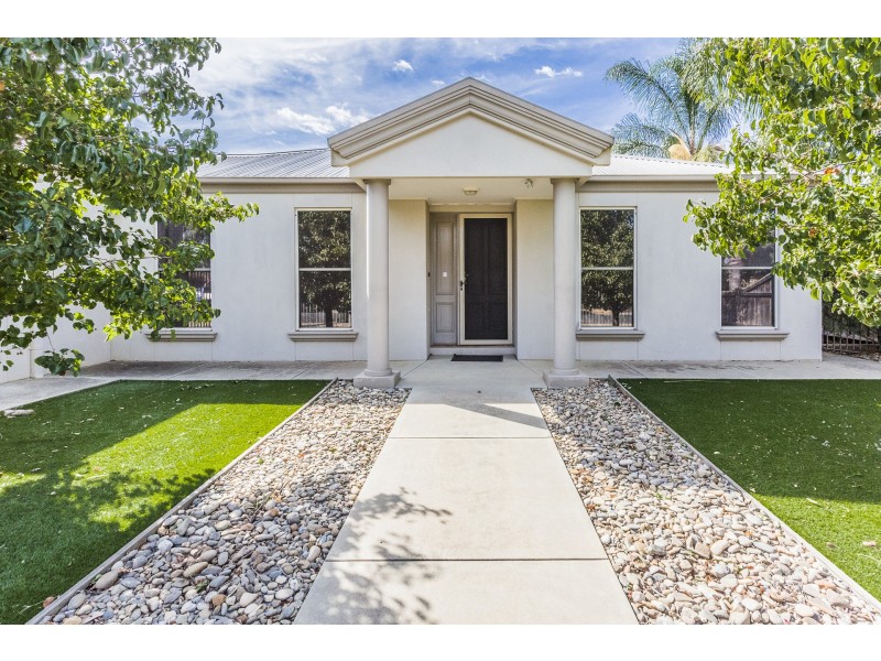 52 Shackell Street, Echuca VIC 3564
