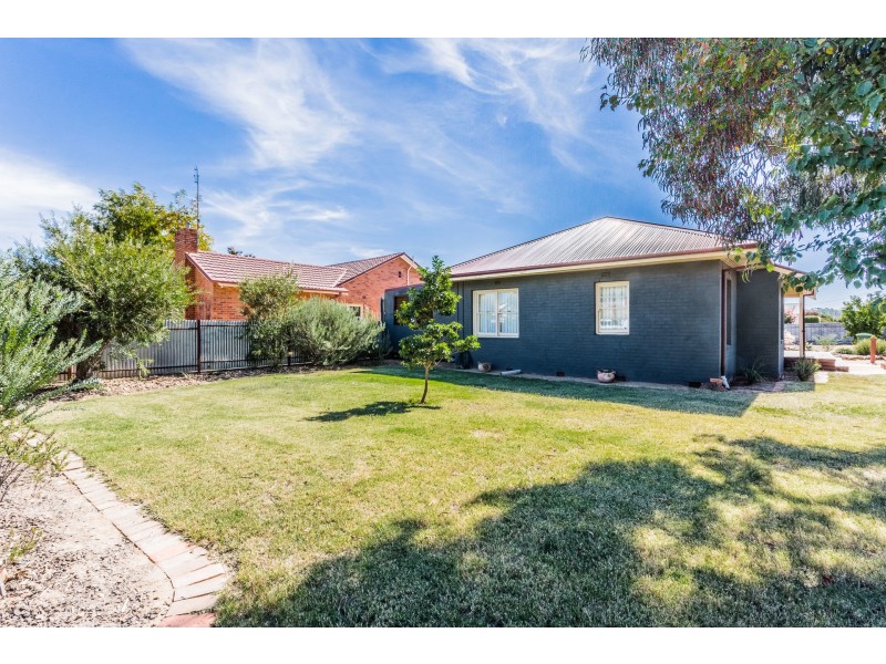97 Hovell Street, Echuca VIC 3564