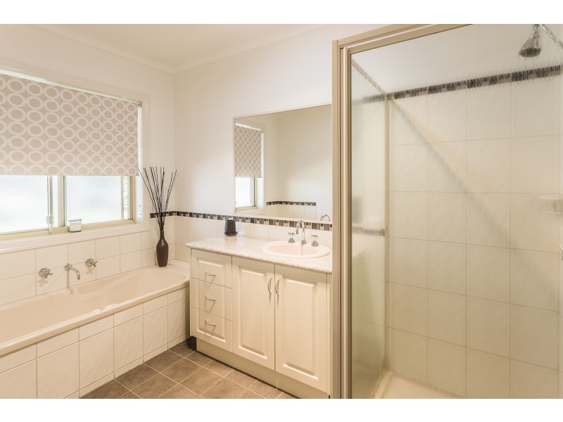 1 Coxon Place, Echuca VIC 3564