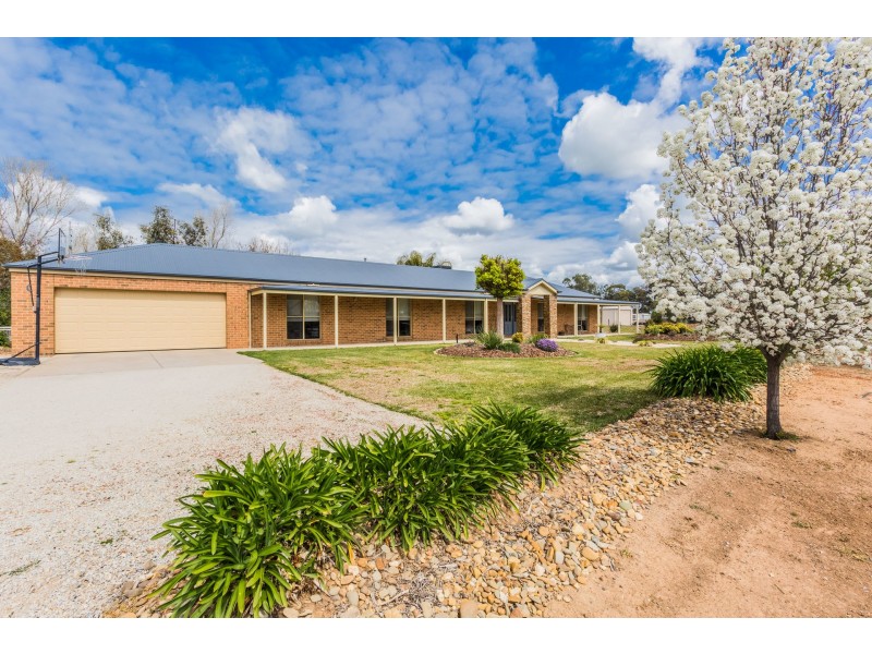 1 Coxon Place, Echuca VIC 3564