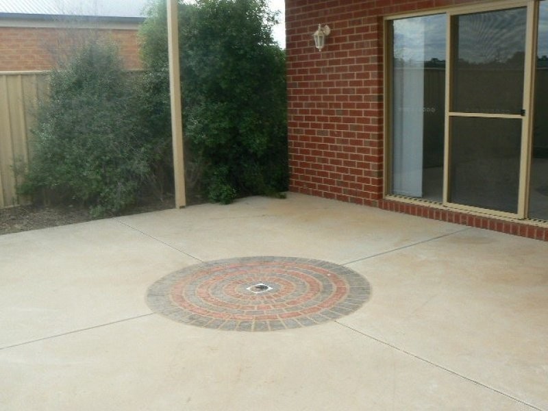 2/1 Grange Court, Echuca VIC 3564