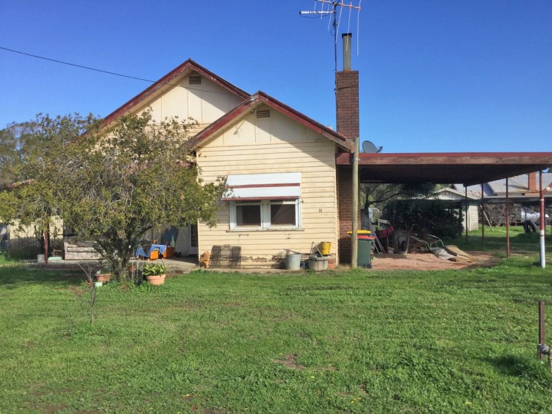 11 Conargo Street, Mathoura NSW 2710