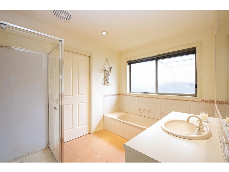 16 Rob Roy Court, Echuca VIC 3564