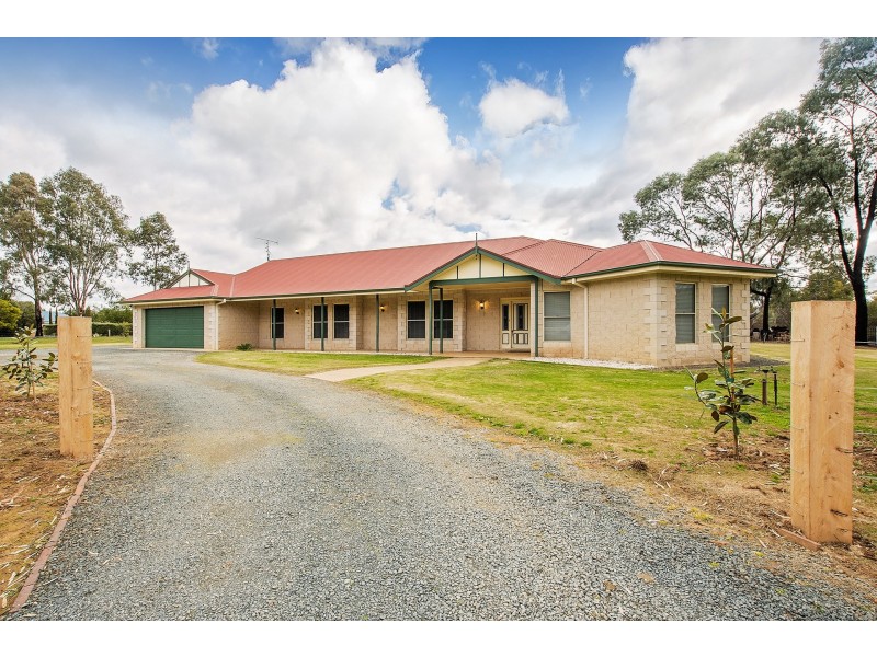 5 Charters Drive, Moama NSW 2731