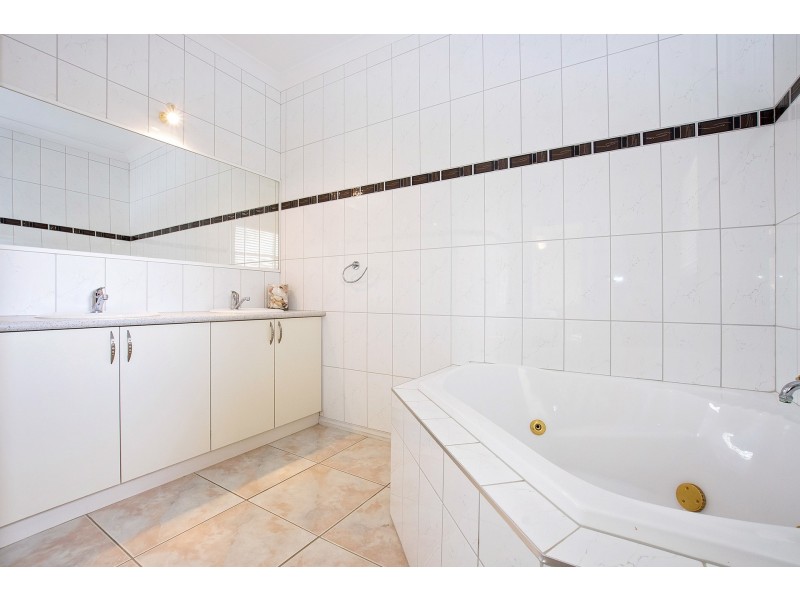 5 Charters Drive, Moama NSW 2731