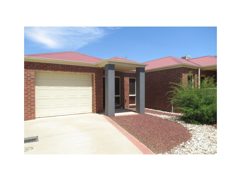 2/135 Goulburn Road, Echuca VIC 3564