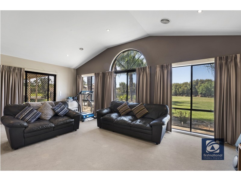 33 Chelsworth Drive, Echuca VIC 3564