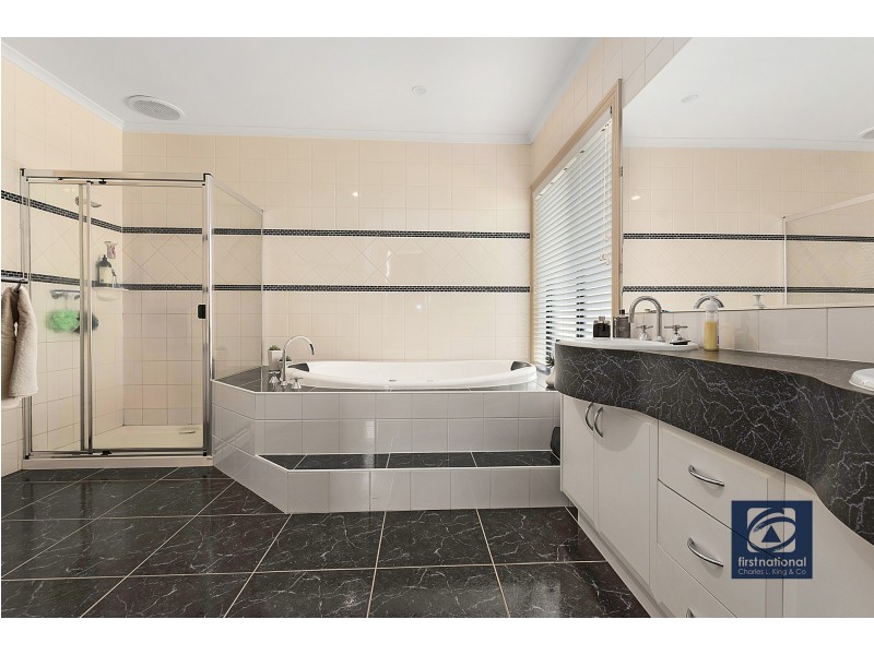 33 Chelsworth Drive, Echuca VIC 3564