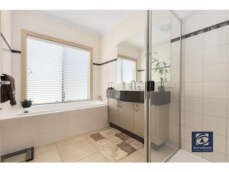 33 Chelsworth Drive, Echuca VIC 3564