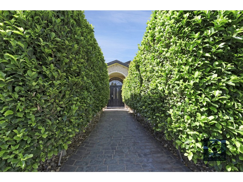 33 Chelsworth Drive, Echuca VIC 3564