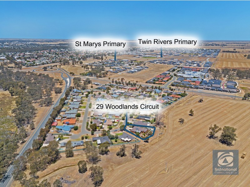 29 Woodlands Circuit, Echuca VIC 3564