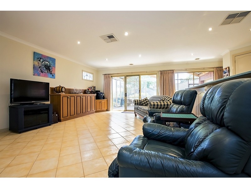 29 Woodlands Circuit, Echuca VIC 3564