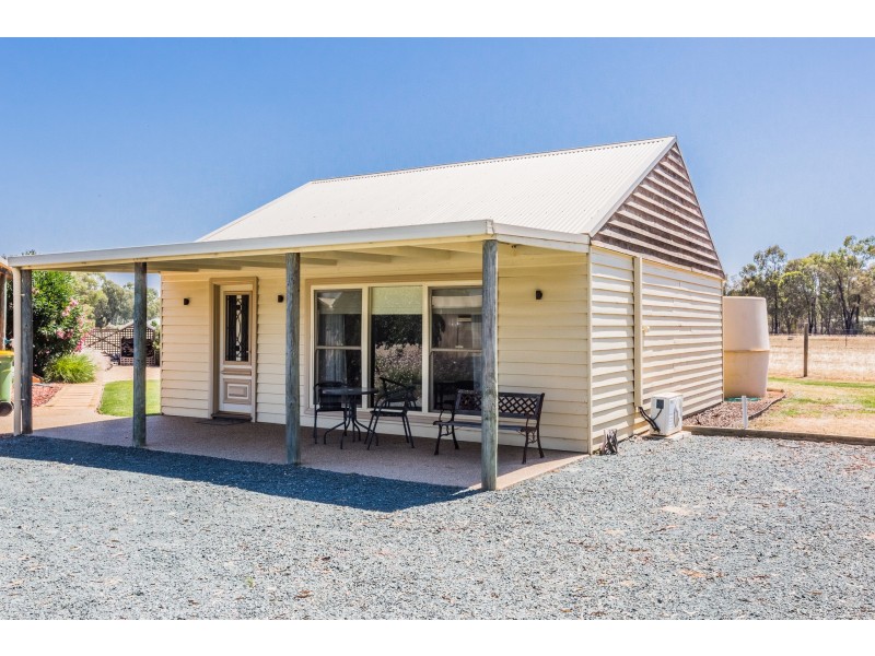 107 Latham Road, Echuca VIC 3564 First National Charles L King Sold