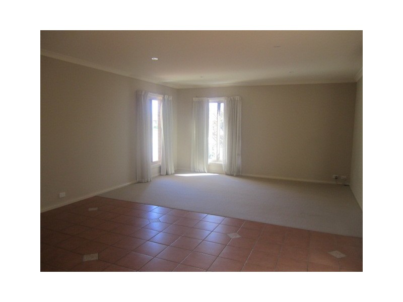 36 Genevieve Avenue, Echuca VIC 3564