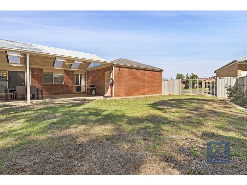 8 Harris Court, Moama NSW 2731
