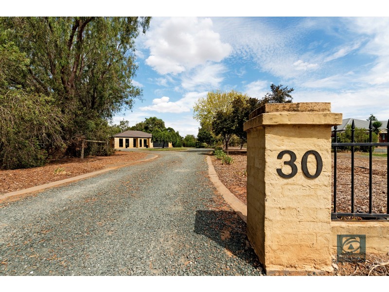 30 Village Court, Echuca VIC 3564
