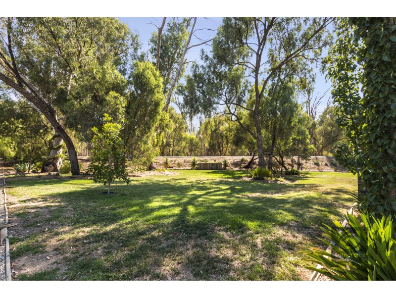 136 Hovell Street, Echuca VIC 3564
