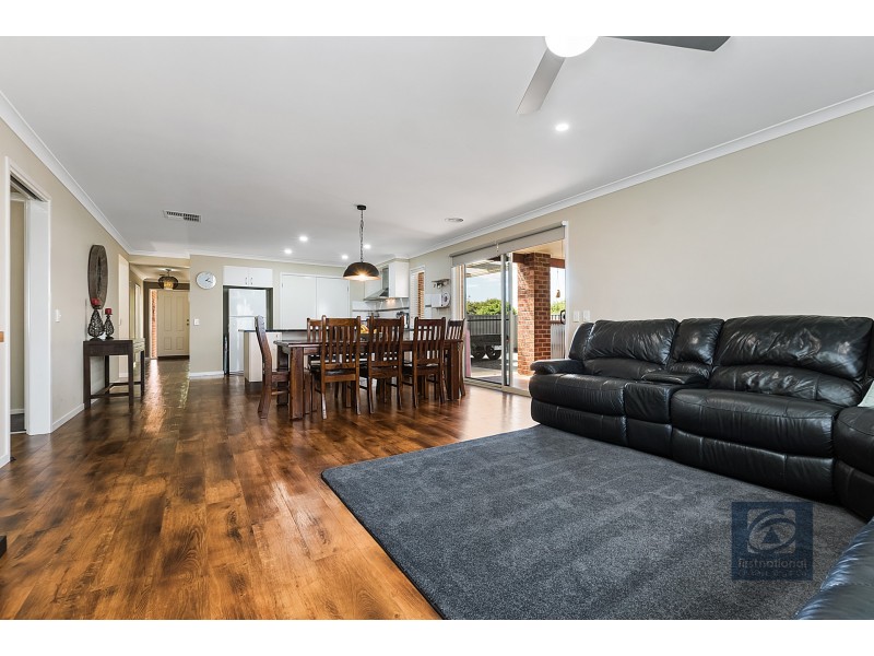 53 Declan Way, Echuca VIC 3564