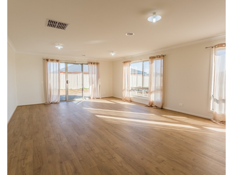 22 Maker Parade, Echuca VIC 3564