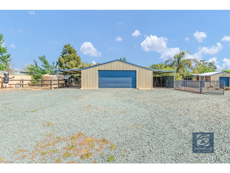8 Tasman Court, Echuca VIC 3564