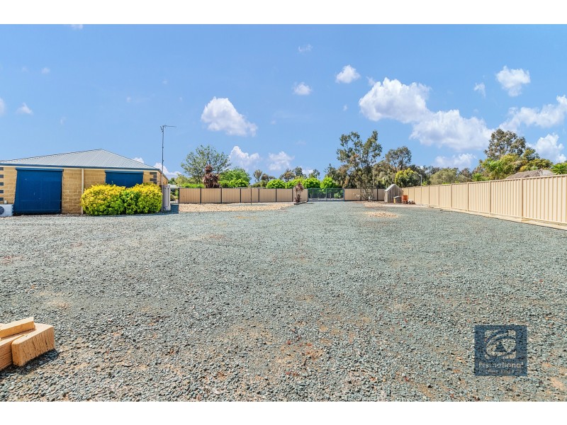 8 Tasman Court, Echuca VIC 3564