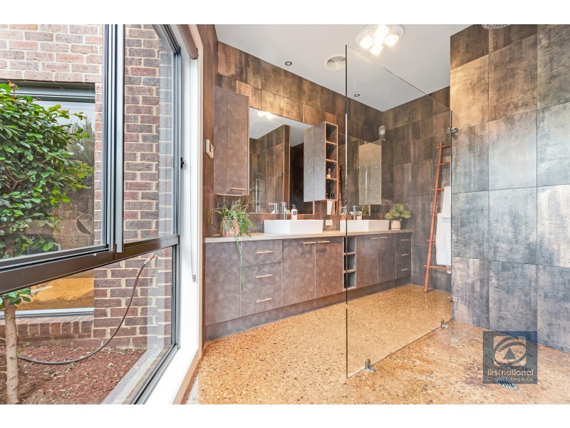 5 Yeovil Court, Echuca VIC 3564